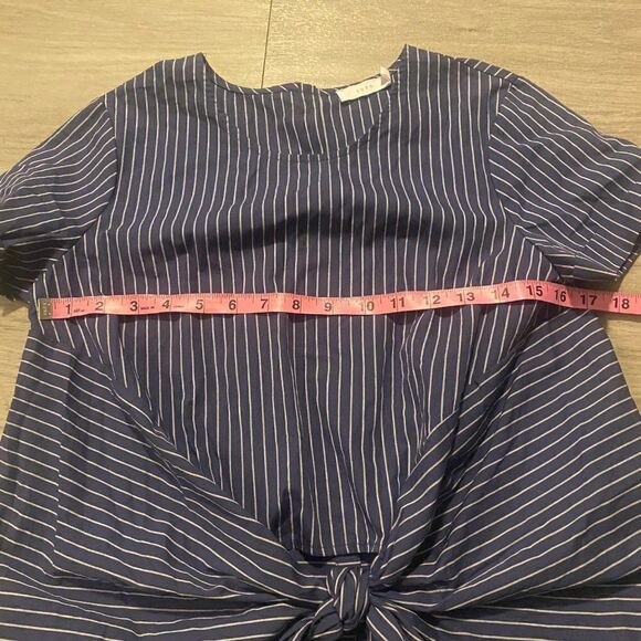 Lush blue with white stripes short sleeve cropped tied front size XS - Picture 4 of 6